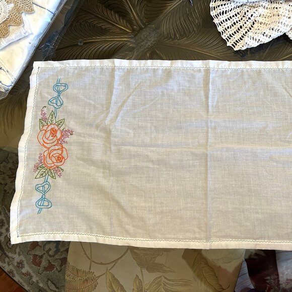 Lot of 13 Dresser Scarves, Table Runners, Placemats - Picture 8 of 11